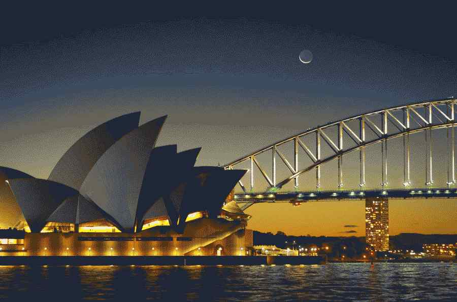 MoonOverSydney_1500