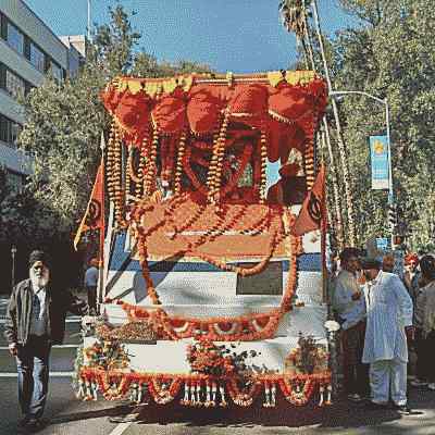 Guru Gadee Float