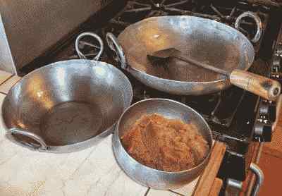 Ponga Karah Prashad en Bowl (Sarbloh Batta).